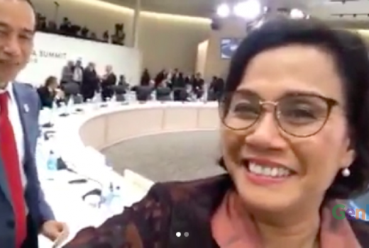 Sri Mulyani Ajak Jokowi Ngevlog di Ruang Sidang G20 - GenPI.co