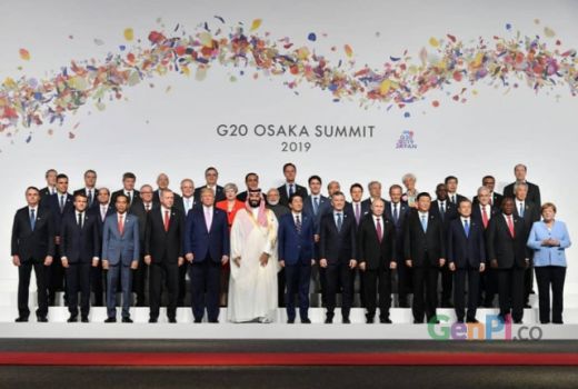 Foto Bareng Pemimpin Dunia G20, Posisi Jokowi Paling Depan - GenPI.co