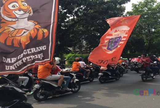 Persija VS Persib, Ribuan Jakmania Ciledug Ramaikan GBK - GenPI.co