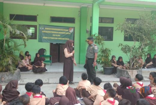 Koramil 702 Pondok Gede Terjun Langsung Ajak Siswa Jauhi Narkoba - GenPI.co