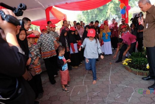 Tak Mau Beri Sambutan di HAN, Ganjar Pilih Main Engklek - GenPI.co