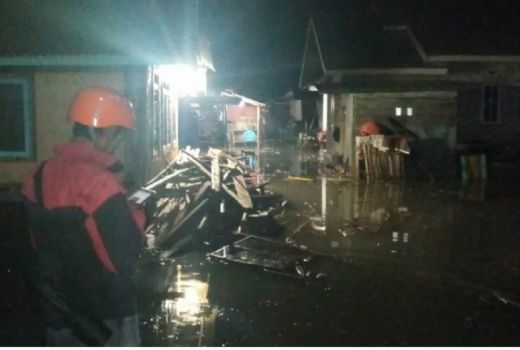 Puluhan Rumah Warga Tiga Kecamatan di Lotim Terendam Banjir - GenPI.co NTB