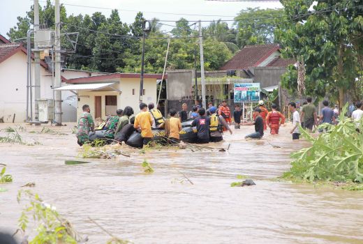 Bupati Lombok Barat Cari Tahu Penyebab Banjir - GenPI.co NTB