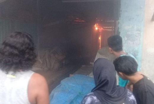 Toko Sembako di Pasar Mandalika Terbakar, ini Kronologi Polisi - GenPI.co NTB