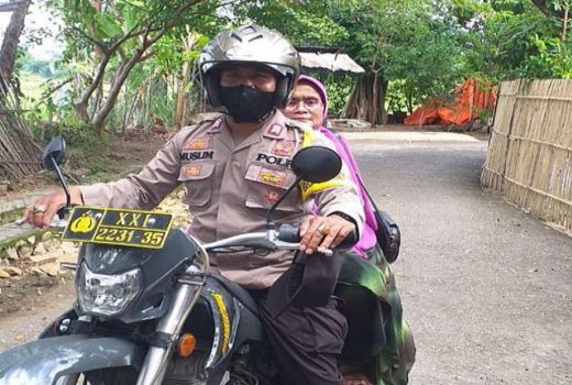 Lihat Kerja Telaten Bripka Muslim, Personel Polres Bima Kota - GenPI.co NTB