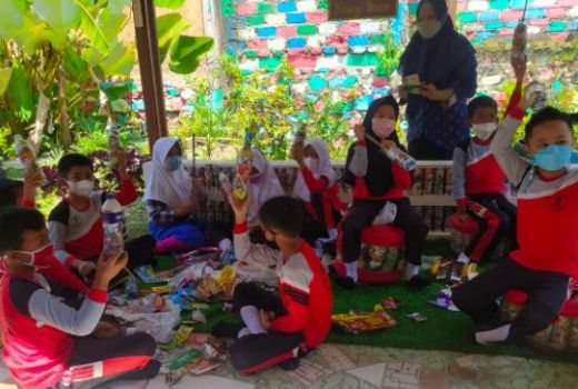 Warga Sekolah Senang dengan Pengolahan Sampah - GenPI.co NTB