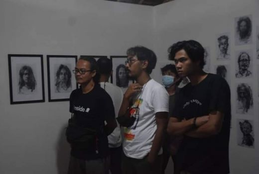 Hujjatul Islam Gelar Pameran Tunggal Gelap-Terang di Lotara - GenPI.co NTB
