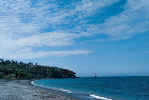 Menikmati Hamparan Pasir Putih Pantai Kerandangan Lombok - GenPI.co NTB