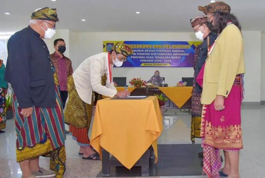Tiga Pesan Bu Wagub untuk Pengurus APWI - GenPI.co NTB