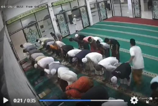 Video CCTV Viral, Jemaah Salat Subuh Tak Lari Saat Gempa Lombok - GenPI.co NTB
