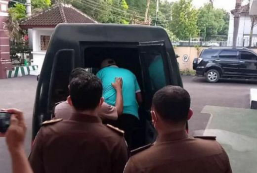 Tersangka Nu Kasus Pengerukan Labuhan Haji Ditahan Jaksa - GenPI.co NTB