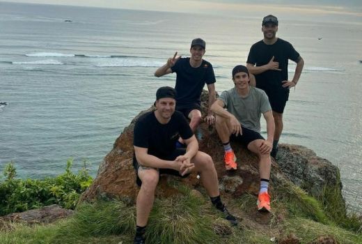Ciyeee, Marquez Bersaudara Kagumi Pantai Lombok - GenPI.co NTB