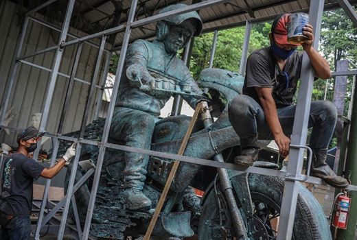 Karya Seni, Pemkab Loteng Dukung Pemasangan Patung Jokowi - GenPI.co NTB