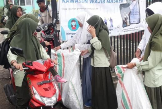 Wow! Sampah Plastik Jadi Tiket Pulang Siswa SMAN 1 Sembalun - GenPI.co NTB