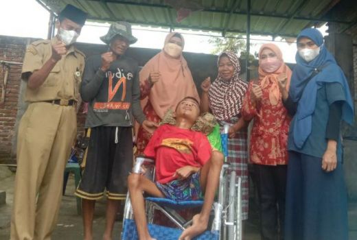 Berkat NTB Care, Warga Lotim Dibantu Kursi Roda - GenPI.co NTB