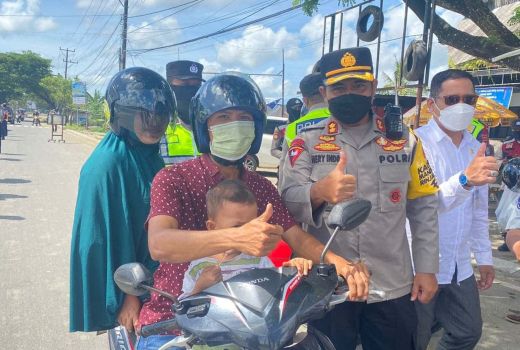 Tertib Berkendara, Polres Loteng Berikan Hadiah - GenPI.co NTB
