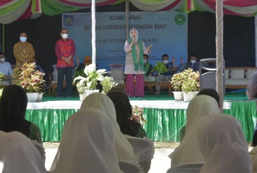 Begini Pesan Bu Wagub di SMAN 2 Sumbawa - GenPI.co NTB