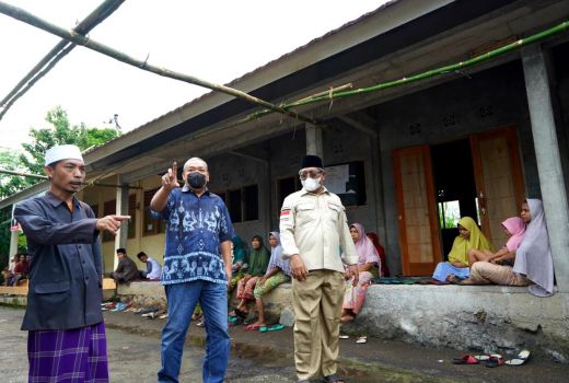 Bambang Kristiono Beri Bantuan Ruang Kelas untuk Empat Ponpes - GenPI.co NTB