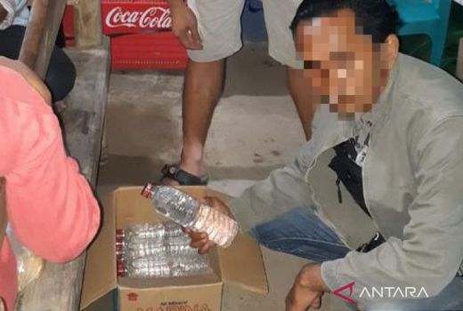 Jelang Lebaran, Belasan Liter Arak Bali Diamankan dari Warga Bima - GenPI.co NTB