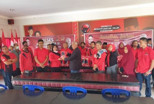 Jelang Lebaran, Puan Maharani Bagikan 21.000 Bingkisan di Lombok - GenPI.co NTB