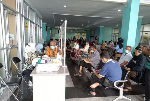 Sabar Dulu, Layanan Vaksinasi Covid-19 Belum Berjalan Kembali - GenPI.co NTB