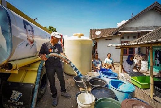 Gembira, Warga Sambut Bantuan Air Bersih Yayasan HBK Peduli - GenPI.co NTB