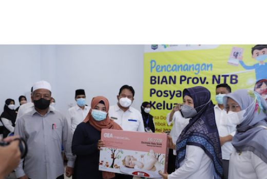 Bu Wagub Beri Semangat untuk Imunisasi Anak - GenPI.co NTB