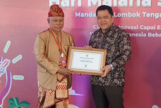 Bupati Lotim Terima Sertifikat Eliminasi Malaria - GenPI.co NTB