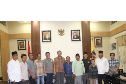 Temui Gubernur, Tokoh dari Lotara Minta Bangun Jalan Baru - GenPI.co NTB