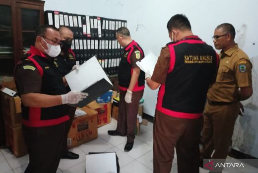 Tim Kejati NTB Geledah BPKAD dan Dikpora Dompu, Ada Apa? - GenPI.co NTB