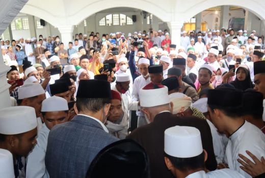 Ngaji di Pancor, Mahaguru Mazhab Syafi'i Dapat Sambutan Hangat - GenPI.co NTB