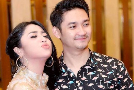 Kelakuan Angga Wijaya Dibongkar Dewi Perssik, Kenapa Bisa? - GenPI.co NTB
