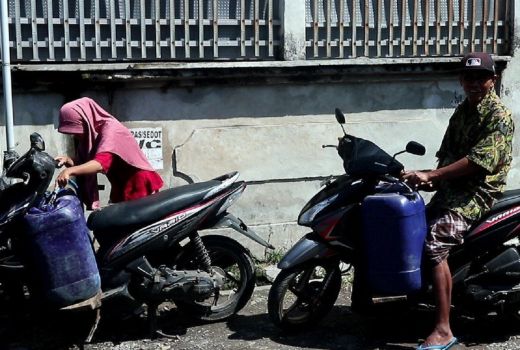 Pak Bupati, Warga Desa Ganti Loteng Krisis Air Bersih - GenPI.co NTB