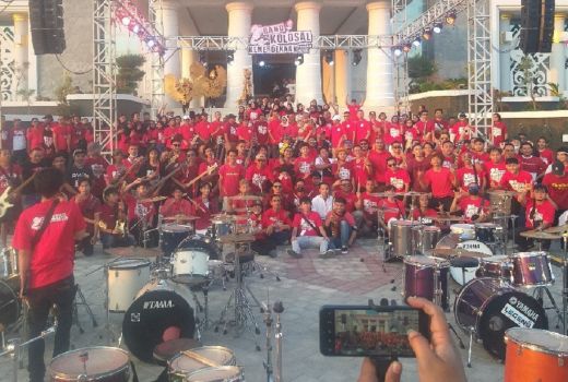 200 Musisi Lokal Meriahkan HUT ke 77 RI di Loteng - GenPI.co NTB
