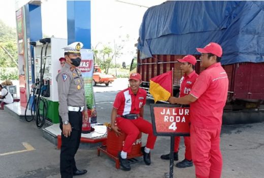 Polisi Mulai Jaga SPBU di Lombok Barat, Ada Apa? - GenPI.co NTB