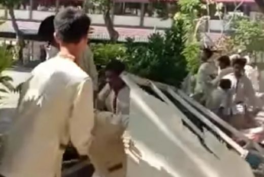 Viral, Siswa SMPN 14 Rusak Sekat SDN 2 Model Mataram - GenPI.co NTB