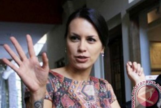 Pengakuan Sophia Latjuba Mengenai Rumah Tinggalnya - GenPI.co NTB