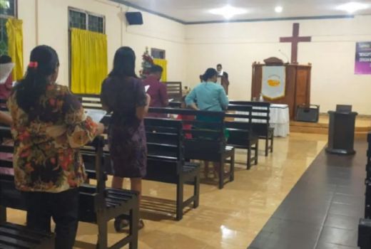 Hujan, Misa Malam Natal di Lombok Tengah Lancar - GenPI.co NTB