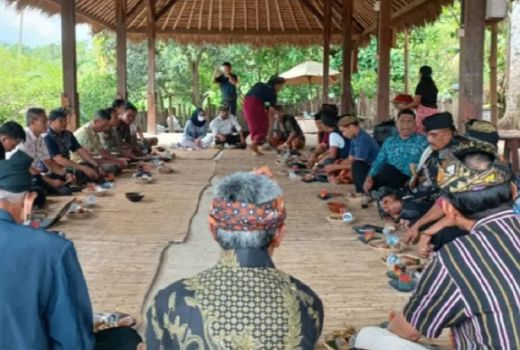 Sangkap Warige, Tradisi Musyawarah untuk Bau Nyale - GenPI.co NTB