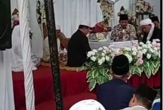 Pengantin di Lombok Tengah Nikah Mas Kawin Kain Kafan - GenPI.co NTB