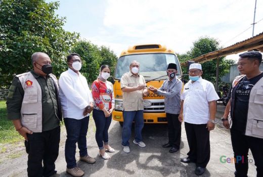 Dukung Pendidikan, Bambang Kristiono Berikan Bus Sekolah - GenPI.co NTB