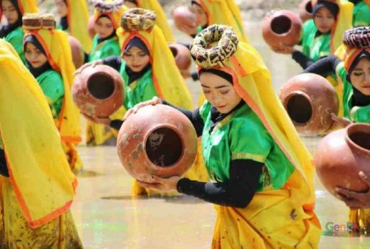 Tari Kolong, Simbol Warga Sumbawa Menjaga Sumber Mata Air - GenPI.co NTB
