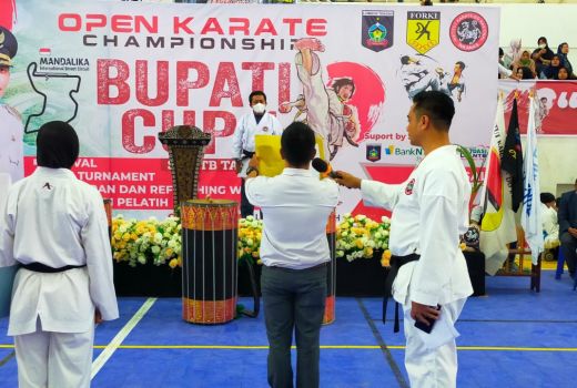 Ribuan Atlet Karate Perebutkan Piala Bupati Loteng - GenPI.co NTB