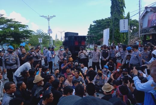 Kapolres Loteng Berikan Penangguhan Penahanan Amaq Sinta - GenPI.co NTB