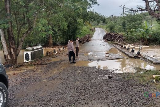 Kapolsek Praya Barat Daya Ingatkan Potensi Luapan Air Sungai - GenPI.co NTB