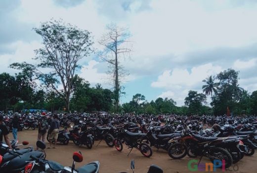 Wow, Sehari Juru Parkir di Sirkuit Desa Lantan Dapat Rp 2,5 Juta - GenPI.co NTB