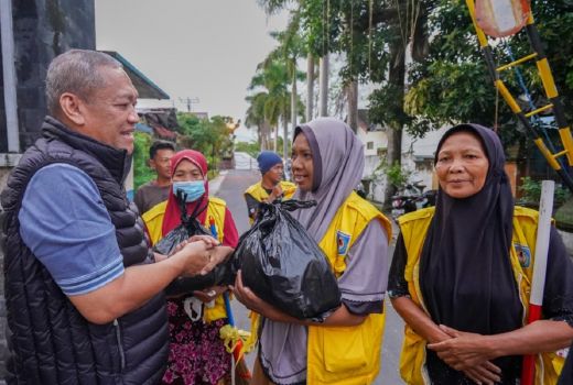 HBK Bagikan Sembako di Mataram, Ini Sasarannya - GenPI.co NTB