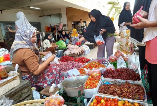 Jelang Ramadan 2023, Harga Cabai Rawit di Lombok Tengah Naik Tajam - GenPI.co NTB