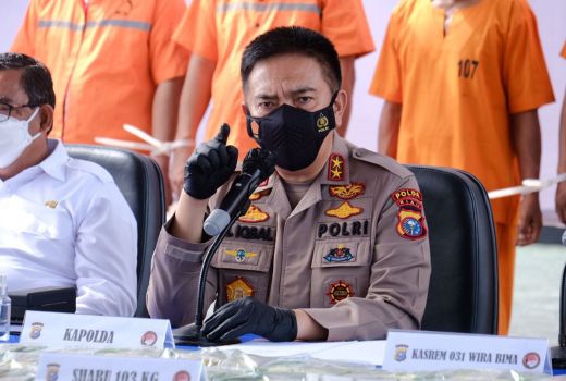Minyak Goreng Langka, Kapolda Riau Sebut Mafia - GenPI.co RIAU