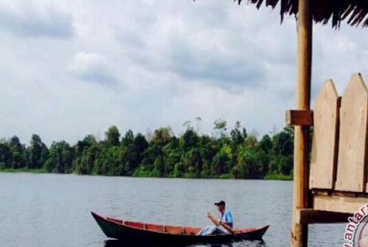 Menikmati Wisata Sampan di Sungai Siak - GenPI.co RIAU